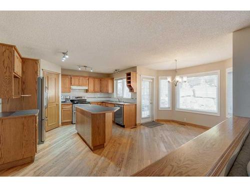 348 Sienna Park Drive Sw, Calgary, AB - Indoor Photo Showing Kitchen