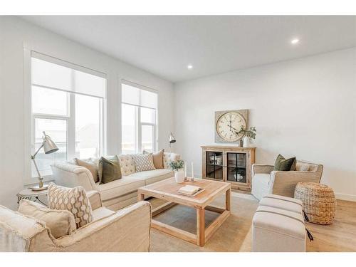 8 Royston Walk Nw, Calgary, AB - Indoor Photo Showing Living Room