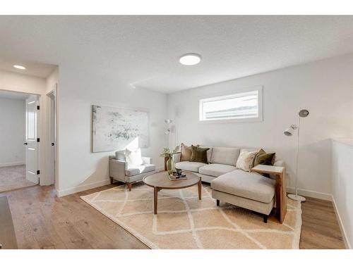 8 Royston Walk Nw, Calgary, AB - Indoor Photo Showing Living Room