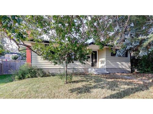 7323 Hunterview Drive Nw, Calgary, AB - Outdoor