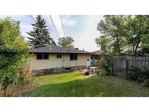 7323 Hunterview Drive Nw, Calgary, AB - Outdoor