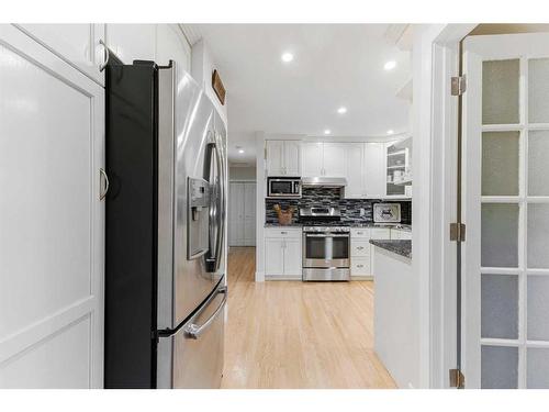 160 Havenhurst Crescent Sw, Calgary, AB - Indoor Photo Showing Kitchen