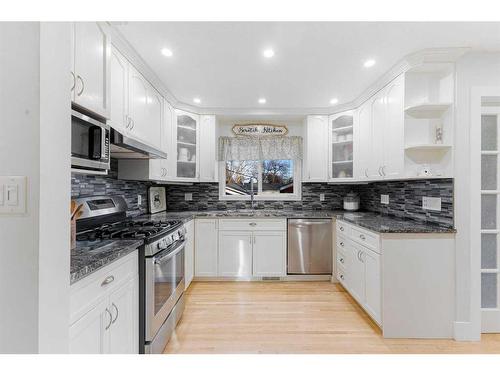 160 Havenhurst Crescent Sw, Calgary, AB - Indoor Photo Showing Kitchen With Upgraded Kitchen