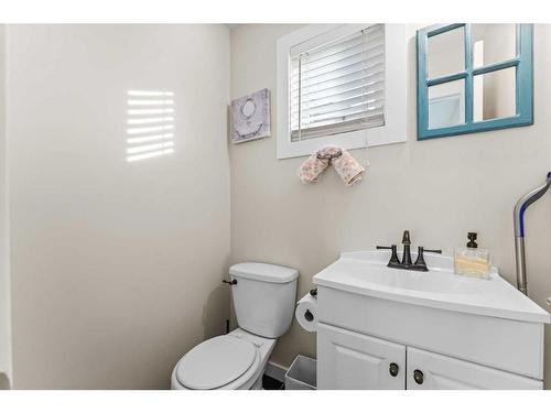 107 Tuffy'S Haven, Strathmore, AB - Indoor Photo Showing Bathroom