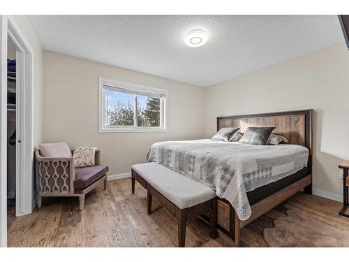 107 Tuffy'S Haven, Strathmore, AB - Indoor Photo Showing Bedroom