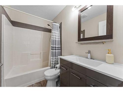 107 Tuffy'S Haven, Strathmore, AB - Indoor Photo Showing Bathroom