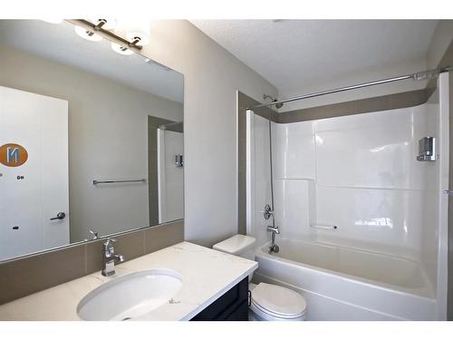 110 Nolan Hill Heights Nw, Calgary, AB - Indoor Photo Showing Bathroom