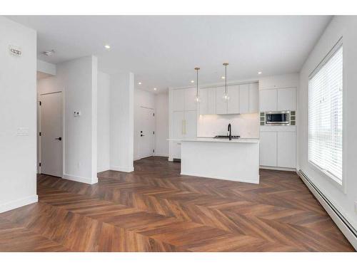 316-4275 Norford Avenue Nw, Calgary, AB - Indoor Photo Showing Kitchen