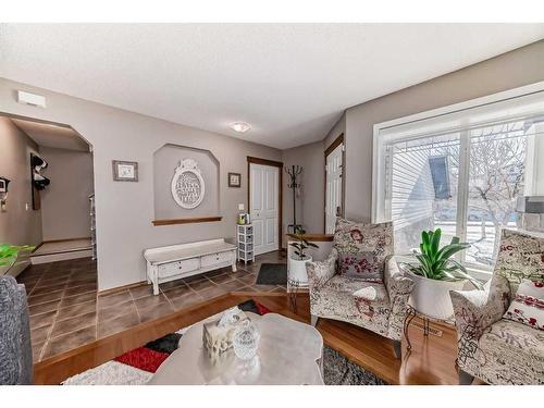 1044 Kincora Drive Nw, Calgary, AB - Indoor Photo Showing Living Room