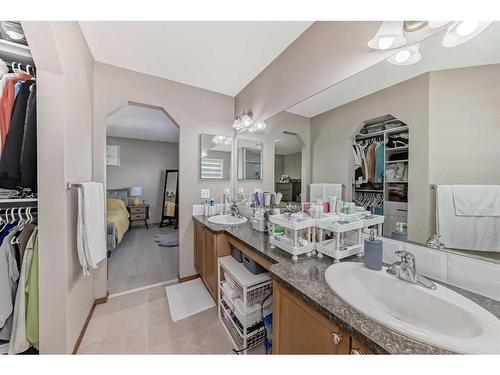 1044 Kincora Drive Nw, Calgary, AB - Indoor Photo Showing Bathroom