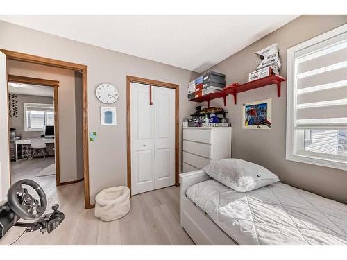 1044 Kincora Drive Nw, Calgary, AB - Indoor Photo Showing Bedroom