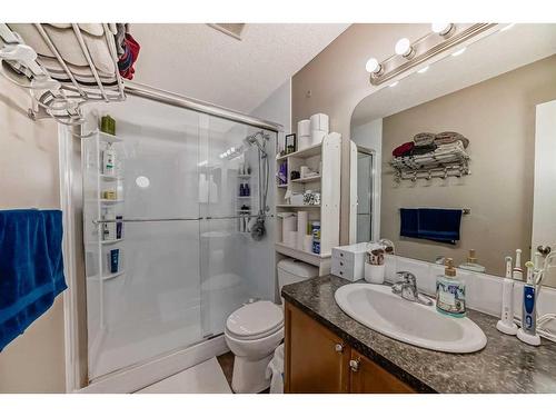 1044 Kincora Drive Nw, Calgary, AB - Indoor Photo Showing Bathroom