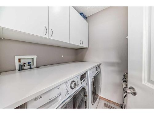 1044 Kincora Drive Nw, Calgary, AB - Indoor Photo Showing Laundry Room