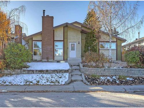 427 Cedarpark Drive Sw, Calgary, AB - Outdoor