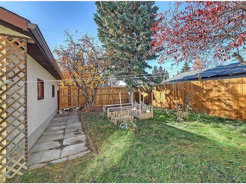 427 Cedarpark Drive Sw, Calgary, AB - Outdoor