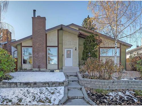 427 Cedarpark Drive Sw, Calgary, AB - Outdoor