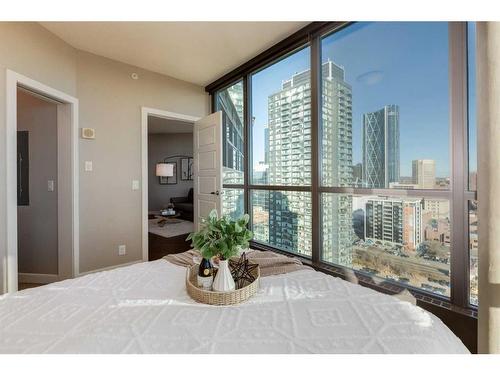 2203-225 11 Avenue Se, Calgary, AB - Indoor Photo Showing Bedroom