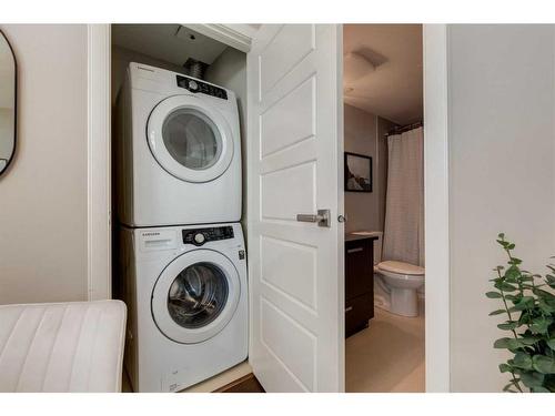 2203-225 11 Avenue Se, Calgary, AB - Indoor Photo Showing Laundry Room