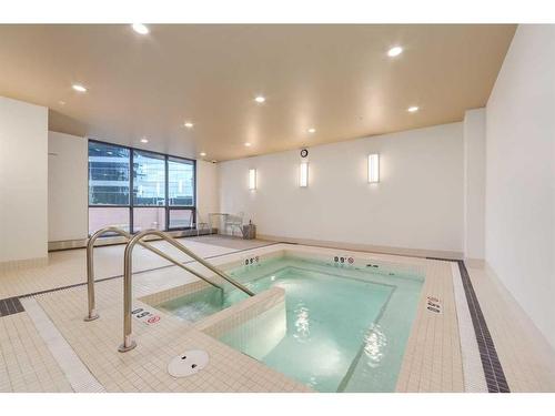 2203-225 11 Avenue Se, Calgary, AB - Indoor Photo Showing Other Room With In Ground Pool