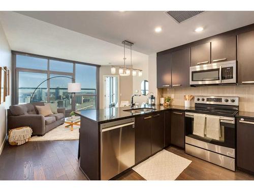 2203-225 11 Avenue Se, Calgary, AB - Indoor Photo Showing Kitchen With Stainless Steel Kitchen With Upgraded Kitchen