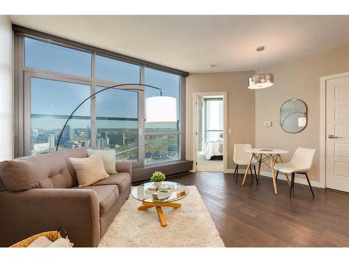 2203-225 11 Avenue Se, Calgary, AB - Indoor Photo Showing Living Room