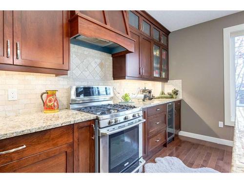 6616 Bowness Road Nw, Calgary, AB - Indoor Photo Showing Kitchen With Upgraded Kitchen