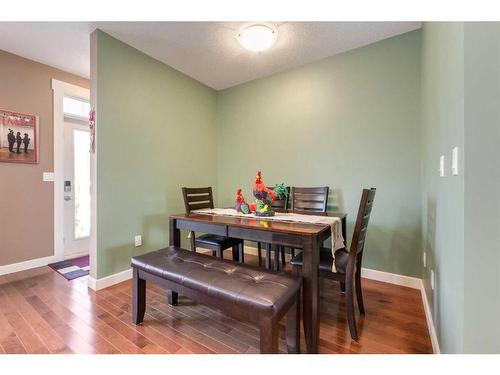 6616 Bowness Road Nw, Calgary, AB - Indoor Photo Showing Dining Room