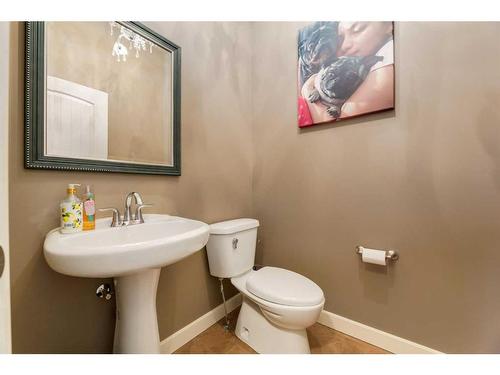 6616 Bowness Road Nw, Calgary, AB - Indoor Photo Showing Bathroom