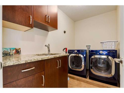 6616 Bowness Road Nw, Calgary, AB - Indoor Photo Showing Laundry Room