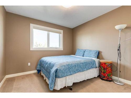 6616 Bowness Road Nw, Calgary, AB - Indoor Photo Showing Bedroom