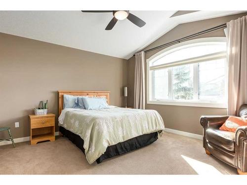 6616 Bowness Road Nw, Calgary, AB - Indoor Photo Showing Bedroom