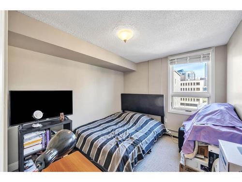 703-733 14Th Avenue Sw, Calgary, AB - Indoor Photo Showing Bedroom