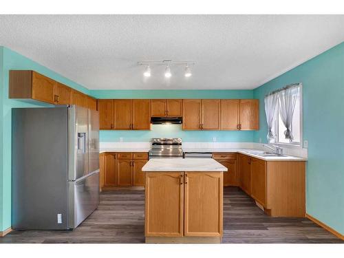 73 Martinvalley Crescent Ne, Calgary, AB - Indoor Photo Showing Kitchen