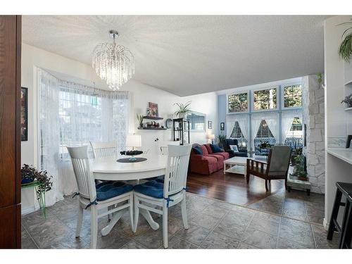 6-28 Berwick Crescent Nw, Calgary, AB - Indoor Photo Showing Dining Room