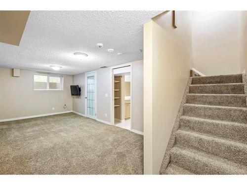 151 Somme Manor Sw, Calgary, AB - Indoor Photo Showing Other Room