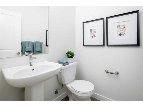 136 Sora Terrace Se, Calgary, AB - Indoor Photo Showing Bathroom