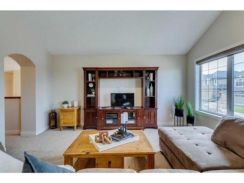 122 Cranridge Heights Se, Calgary, AB - Indoor Photo Showing Living Room