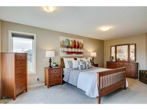 122 Cranridge Heights Se, Calgary, AB - Indoor Photo Showing Bedroom