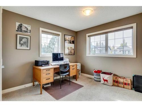 122 Cranridge Heights Se, Calgary, AB - Indoor Photo Showing Office