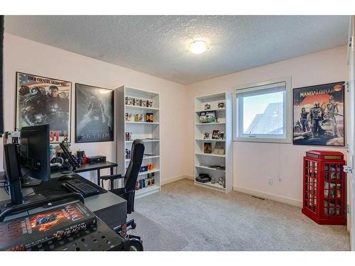 122 Cranridge Heights Se, Calgary, AB - Indoor Photo Showing Other Room