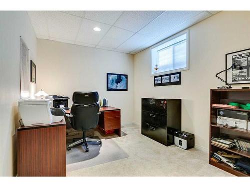 122 Cranridge Heights Se, Calgary, AB - Indoor Photo Showing Other Room