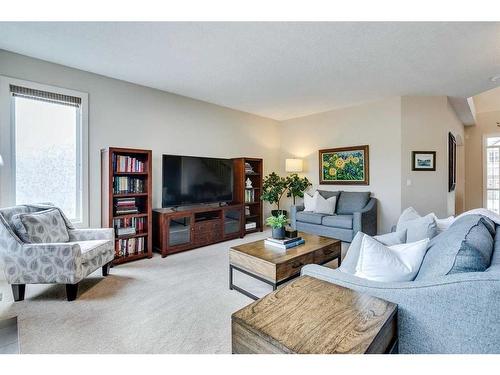 122 Cranridge Heights Se, Calgary, AB - Indoor Photo Showing Living Room