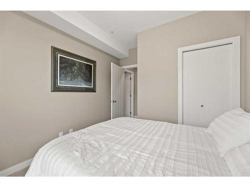 2219-604 East Lake Boulevard Ne, Airdrie, AB - Indoor Photo Showing Bedroom