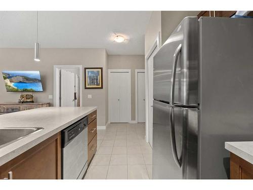 2219-604 East Lake Boulevard Ne, Airdrie, AB - Indoor Photo Showing Kitchen