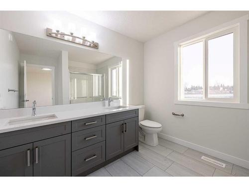 220 Sora Terrace Se, Calgary, AB - Indoor Photo Showing Bathroom