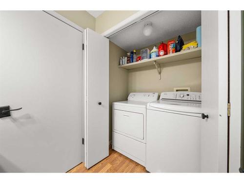 28 Macewan Park Close Nw, Calgary, AB - Indoor Photo Showing Laundry Room