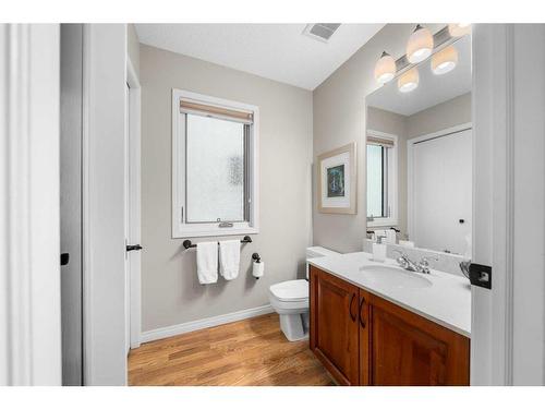 28 Macewan Park Close Nw, Calgary, AB - Indoor Photo Showing Bathroom