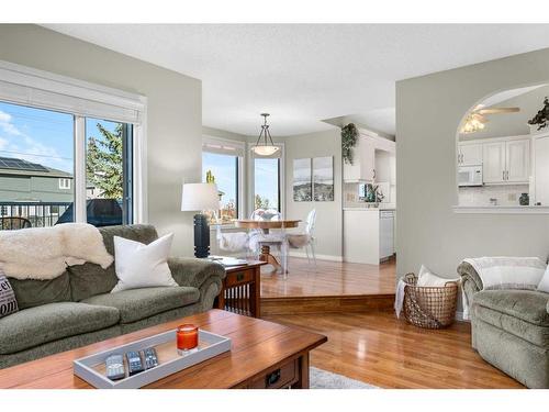 28 Macewan Park Close Nw, Calgary, AB - Indoor Photo Showing Living Room