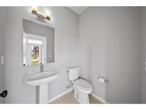 170 Dawson Harbour Rise, Chestermere, AB - Indoor Photo Showing Bathroom