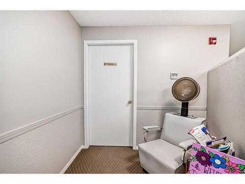 401-5000 Somervale Court Sw, Calgary, AB - Indoor Photo Showing Other Room